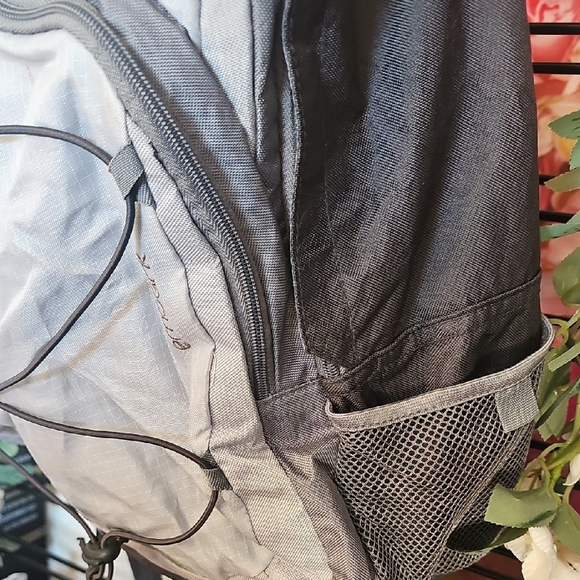 Embark Gray Women's Large Backpack Great Condition - Picture 3 of 8